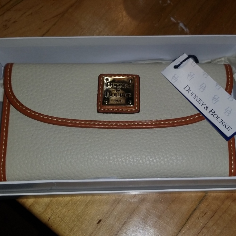 D&B brand new bone colored wallet